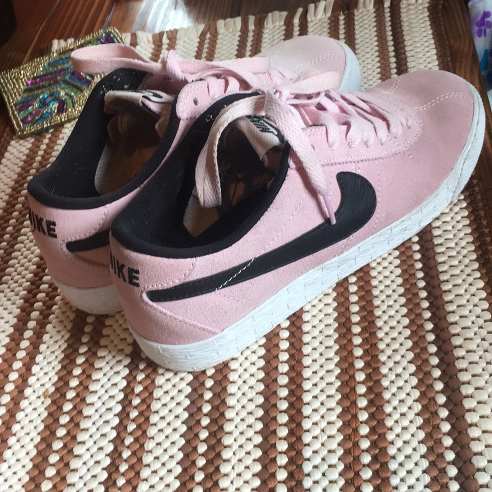 Nike sb Bruin men’s 4.5 fits a women’s 5